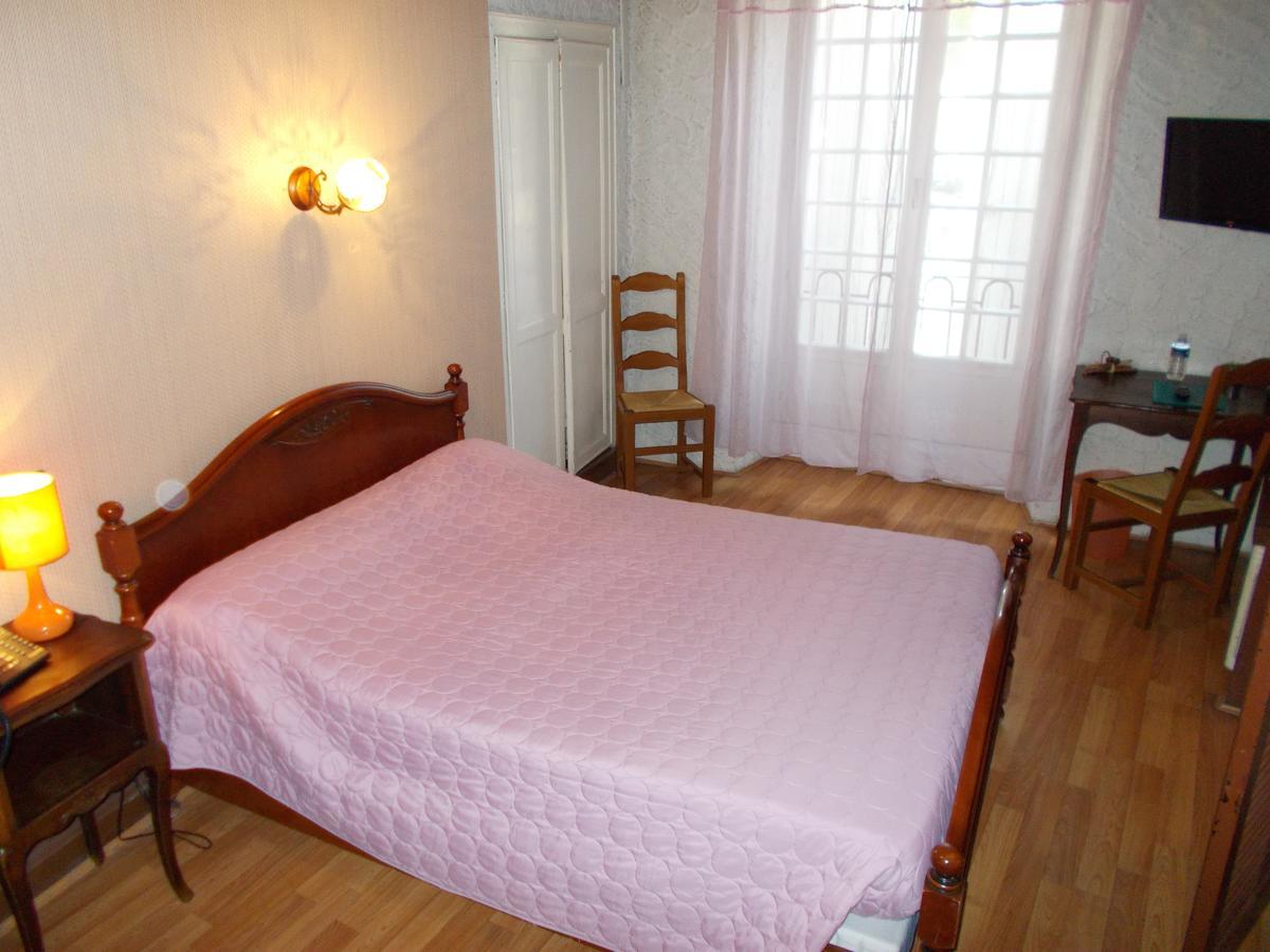 Logis Restaurant La Chaumiere Hotel Tournon-sur-Rhone